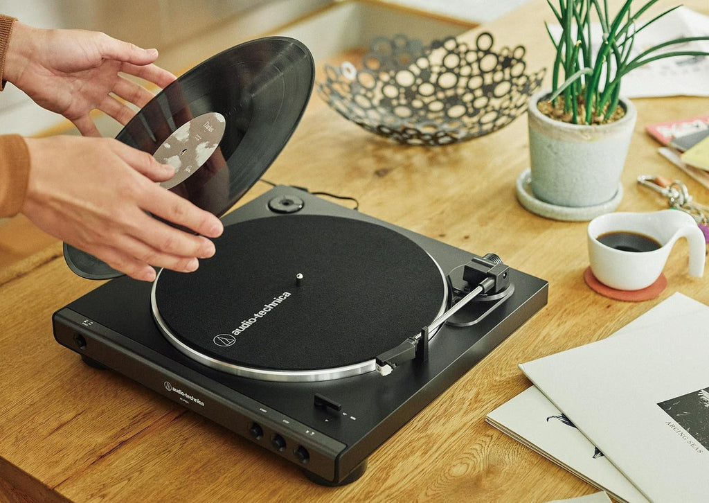 Vollautomatischer Plattenspieler AT-LP60X mit Riemenantrieb Stereo Analog 33 1/3 und 45 U/min Schwarz