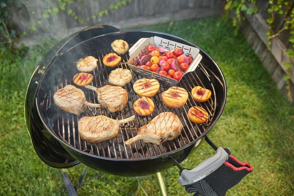 Holzkohlegrill 57 cm Original Kettle Premium mit Stand und Rädern 2342 cm² Grillfläche Deckelthermometer