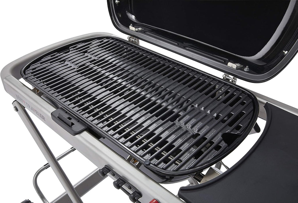 Tragbarer Gasgrill Traveler mit klappbarem Untergestell und Rädern 3,8 kW Brenner 2065 cm² Grillfläche Deckelthermometer