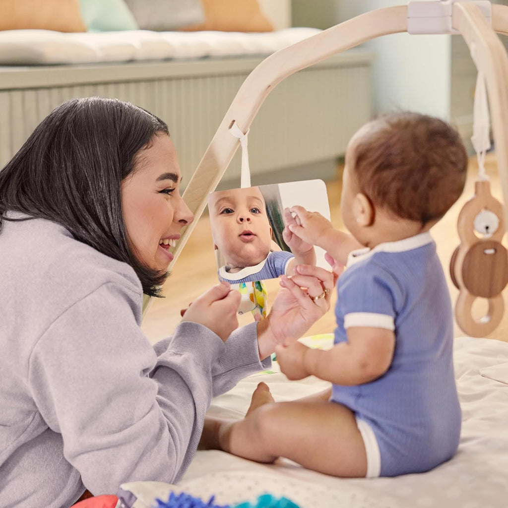 Baby Spielbogen mit Spielmatte Lovevery Play Gym 5 Entwicklungsbereiche mit 13 Aktivitätsspielzeugen für Babys