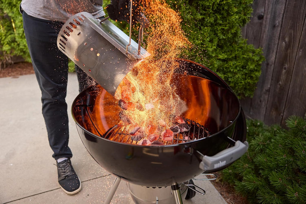 Holzkohlegrill 57 cm Original Kettle Premium mit Stand und Rädern 2342 cm² Grillfläche Deckelthermometer
