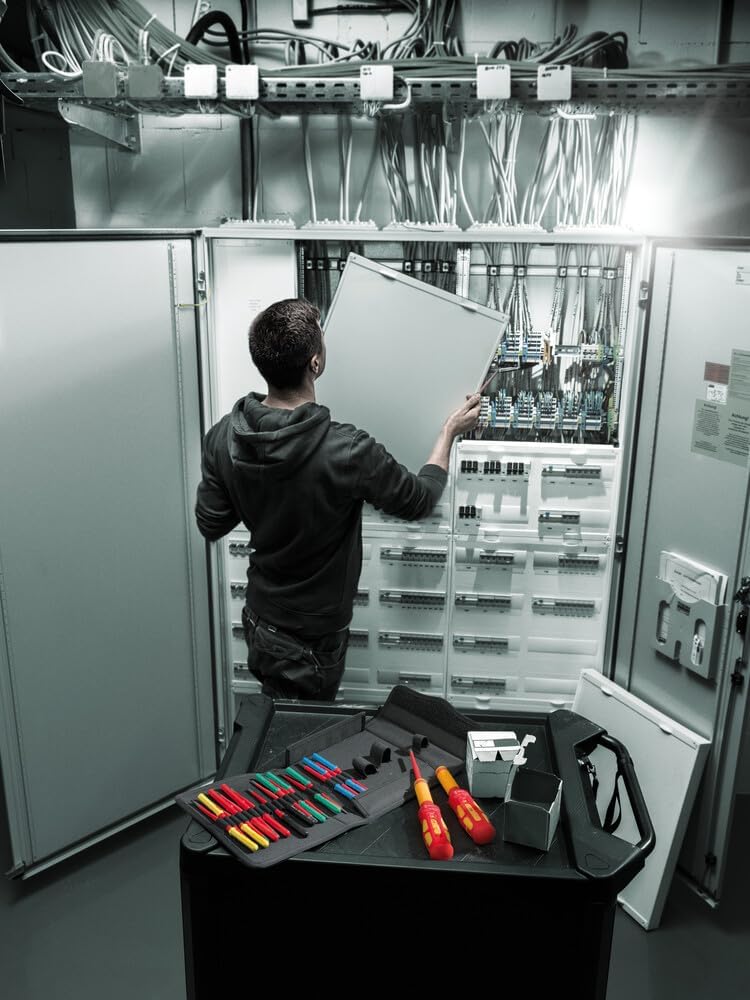 VDE Drehmoment Schraubendreher Set 23-teilig Safe Torque Speed Schaltschrank Modell 05006633001 isoliert IEC 60900
