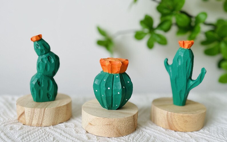 Handgeschnitzter Kaktus aus Holz, minimalistisches Wohndekor, 7 cm