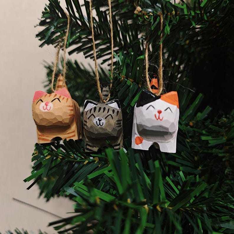 Handgeschnitzte Katzenstatue aus Holz, Weihnachtsbaumschmuck, Schreibtischdeko