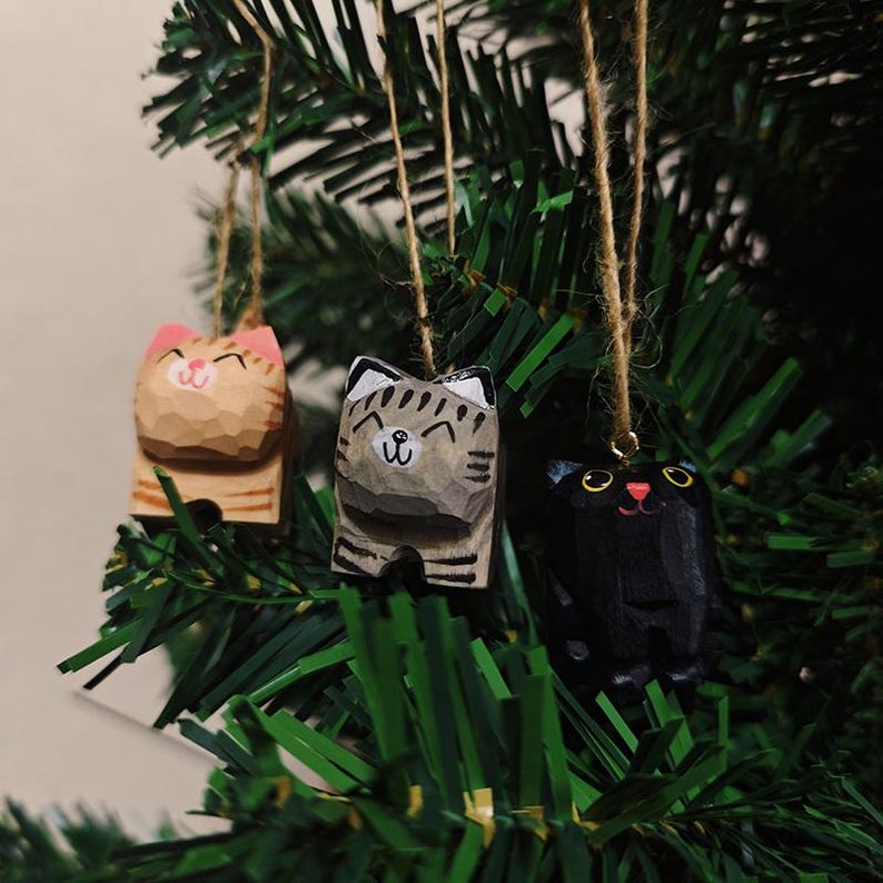 Handgeschnitzte Katzenstatue aus Holz, Weihnachtsbaumschmuck, Schreibtischdeko