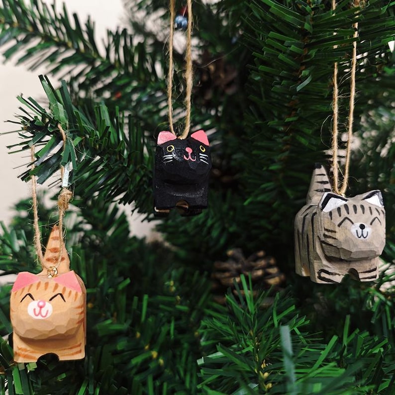 Handgeschnitzte Katzenstatue aus Holz, Weihnachtsbaumschmuck, Schreibtischdeko