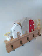 Schlüsselhalter Holzhäuschen Wanddekoration Schlüsselboard mit 5 Haken, Tinyhouse Miniaturhaus, 25x15x2 cm, Skandi Stil