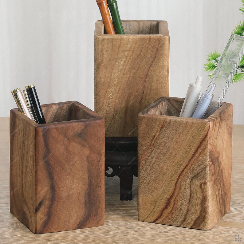 Stifthalter aus massivem Kampferholz 8x8x12 cm – Schreibtisch Organizer, Stiftebecher