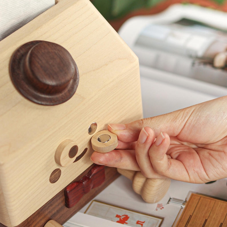 Holzhaus Taschentücherbox Deckel aus Walnuss und Ahorn, Halter für quadratische Taschentücher