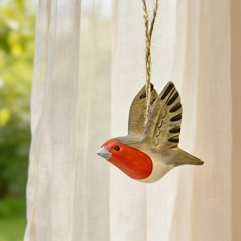 Hängendes Holzvogel-Ornament, handgeschnitzte Deko, bunte Weihnachtsbaumdekoration