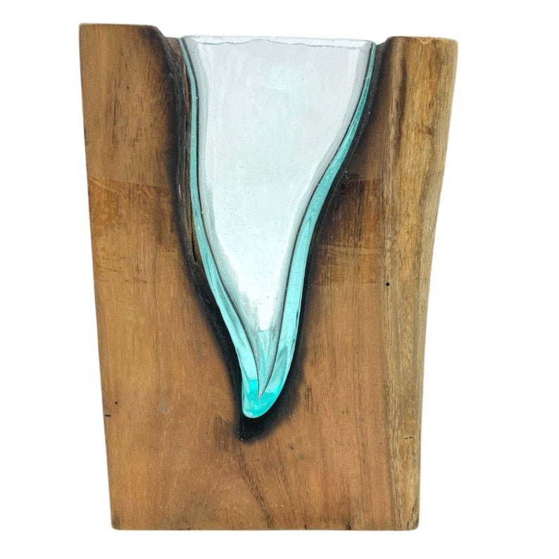 Vertikale Wandvase aus geschmolzenem Glas auf Holz, mundgeblasener Glaspflanzer, rustikale Boho-Dekor, Treibholz-Akzent-Schaustück, kleine Blumenvase