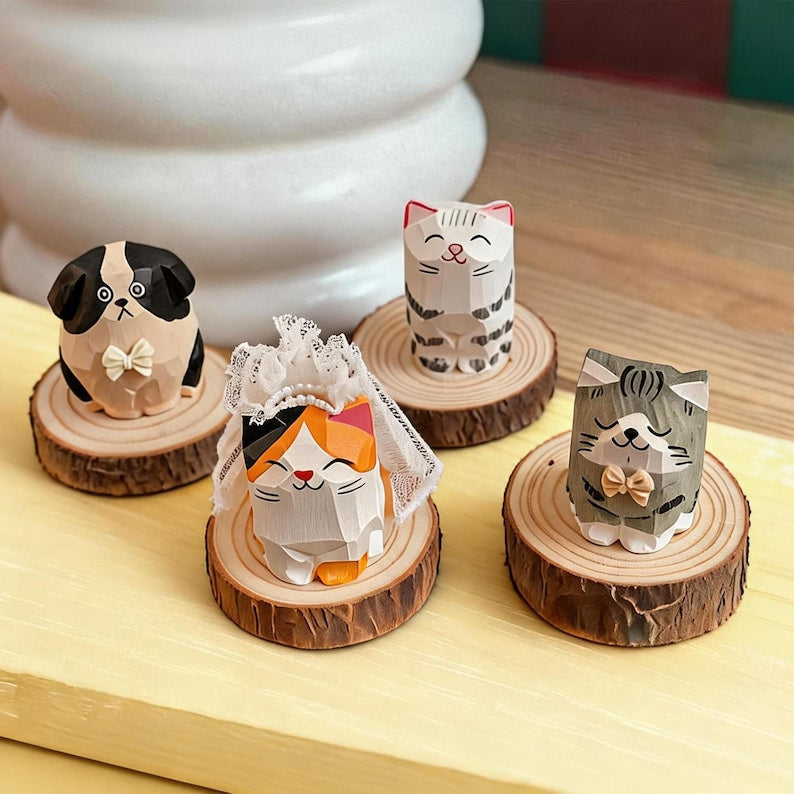 Handgeschnitzte hölzerne Katzen- und Hundeornamente, rustikale Bauernhaus-Boho-Wohnkultur für Schreibtisch