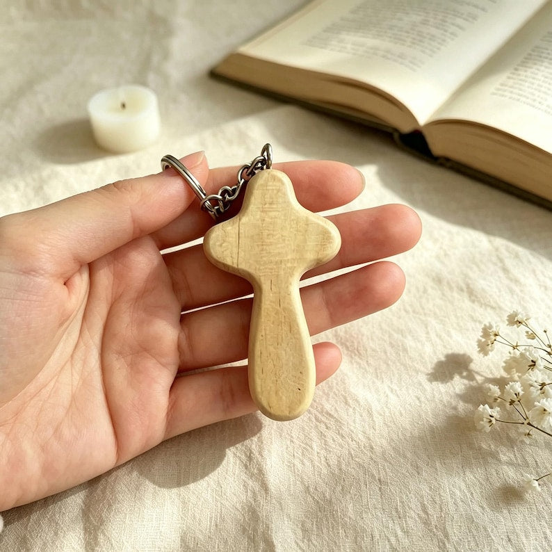 Holzkreuz Schlüsselanhänger 60x34x12 mm mit Metallring, christliches Geschenk