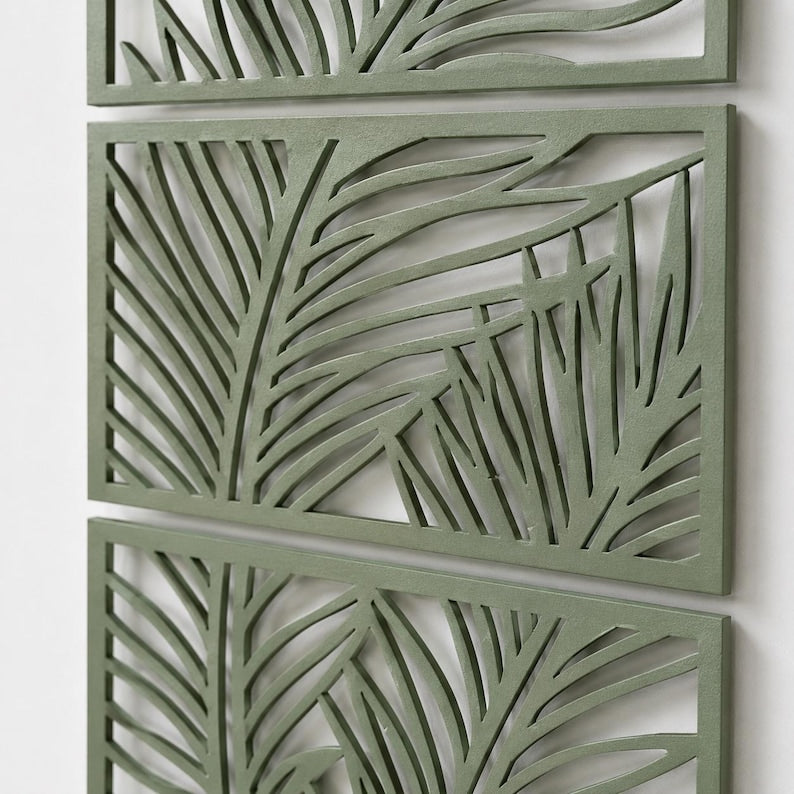 Wanddeko aus Metall mit Palmenblättern, tropische Wandpaneele, botanisches Triptychon, Japandi-Wanddeko, Boho-Wanddeko aus Metall, Deko-Set für über dem Bett