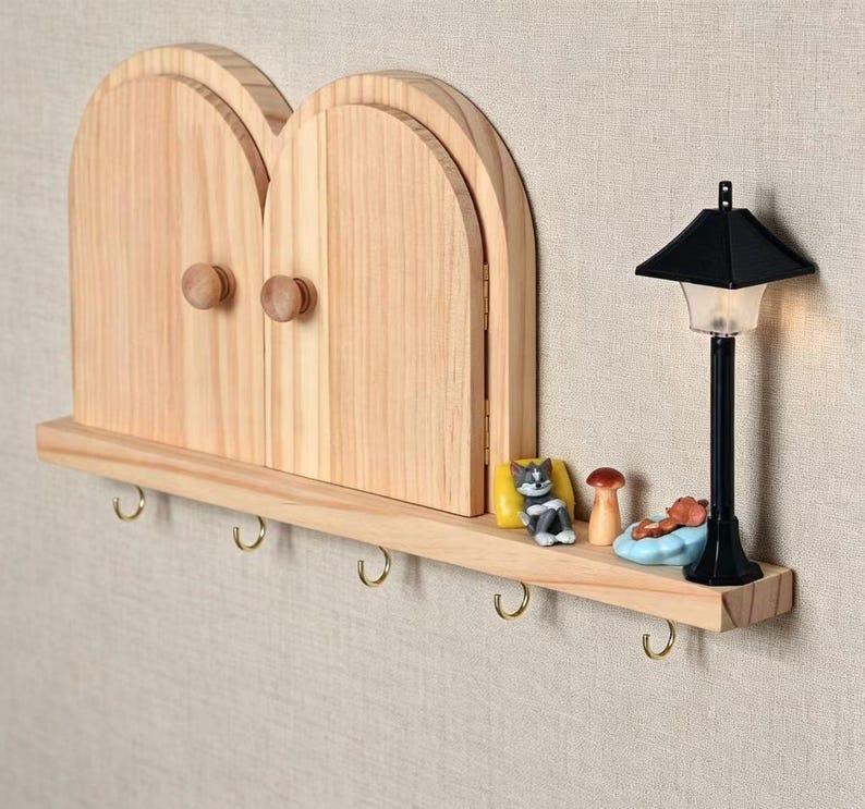 Holz Feentür Regal mit Haken | Rustikaler Wandorganizer | Miniatur Feentür Deko | Cottagecore Wanddeko